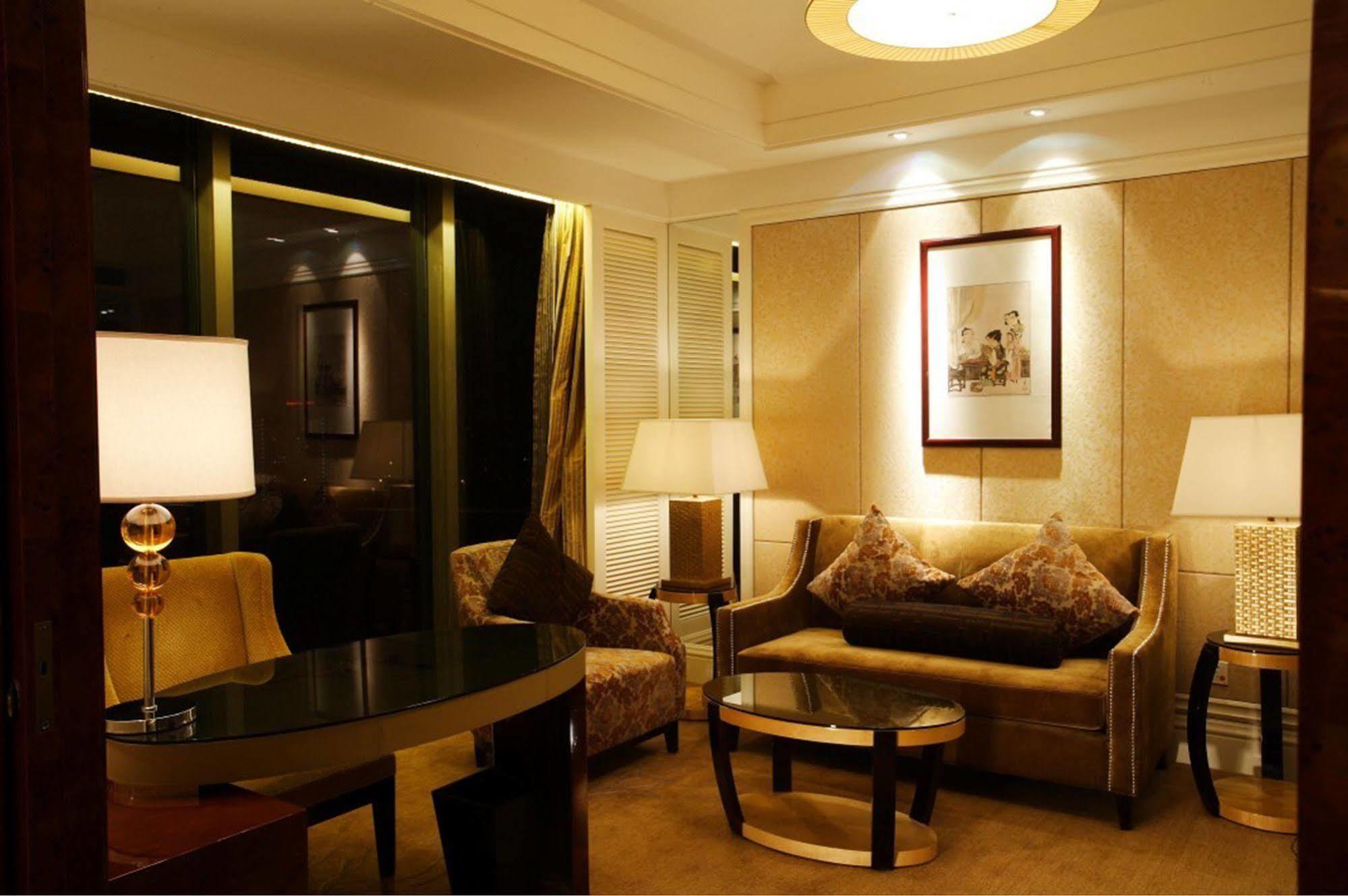 Wyndham Grand Plaza Royale Oriental Shanghai Exterior photo